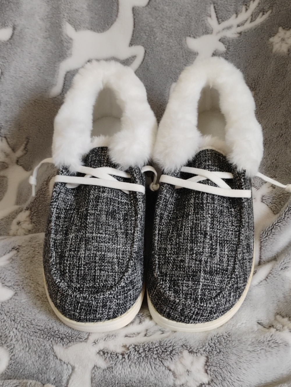 Cozy Women's Black Grey & White Woven Uppers Faux-Fur Lined Slip-On Slippers 8